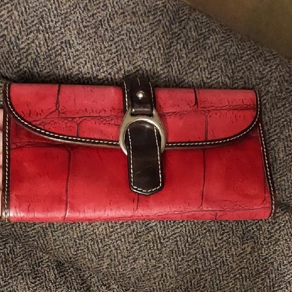 RARE DOONEY & BOURKE Burnished Red & Brown Embossed Croc Leather Wallet - Picture 1 of 11